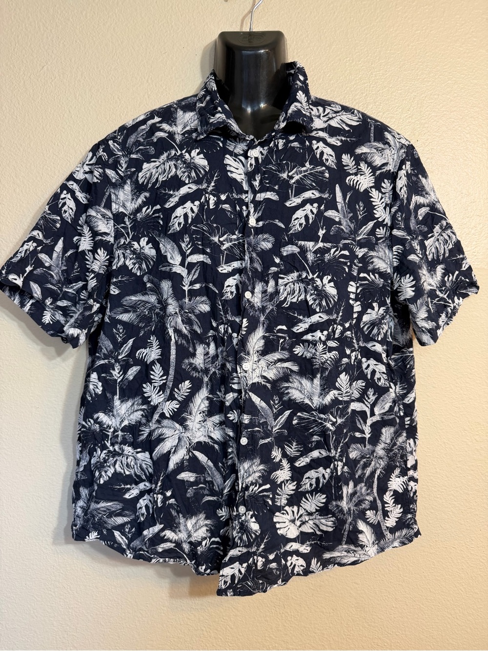 H&M Navy and White Tropical Button-Up Shirt 100% cotton XL